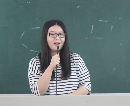 大四学生热情的主持分享会